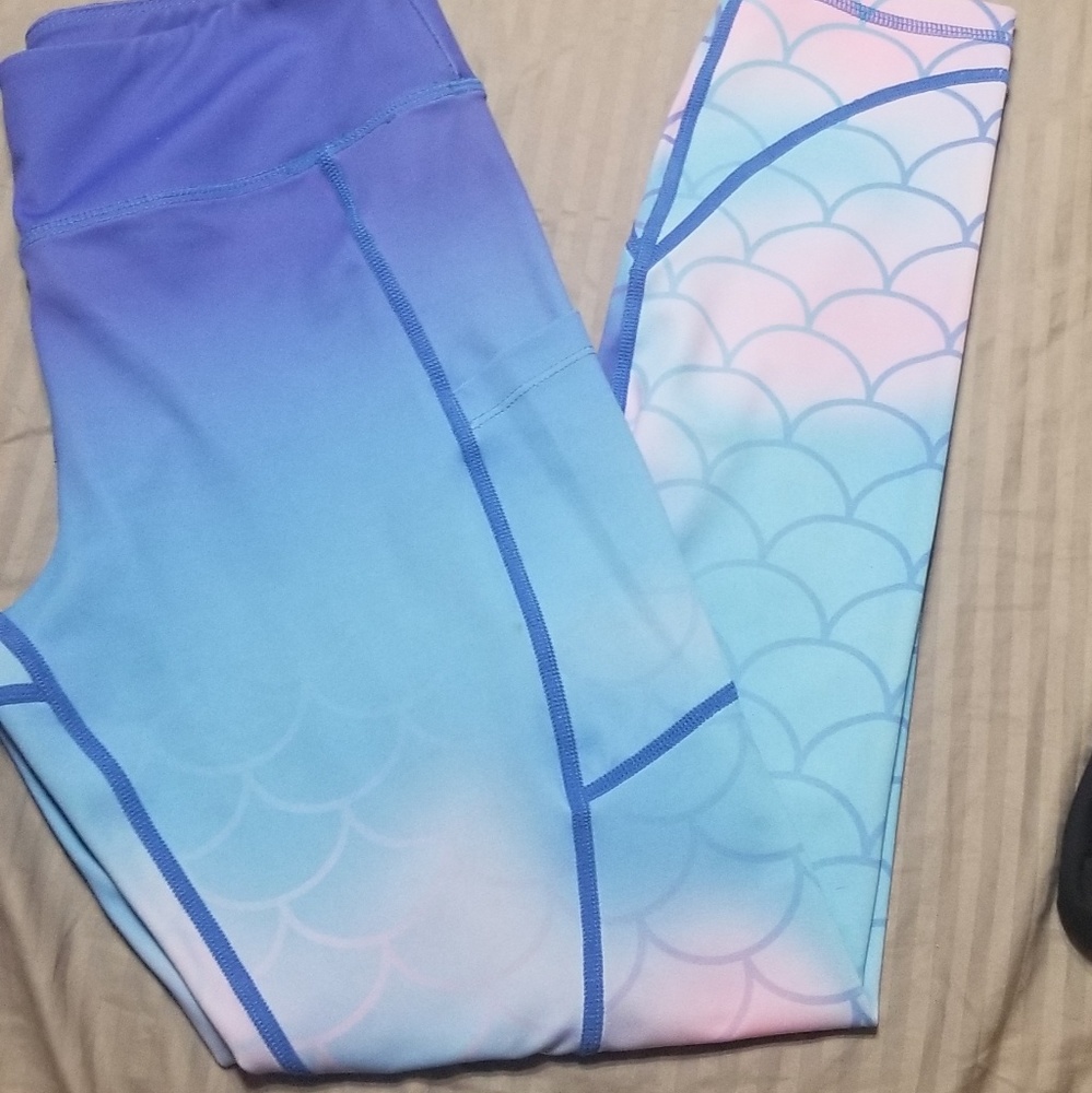 Curves N Combat boots mermaid leggings